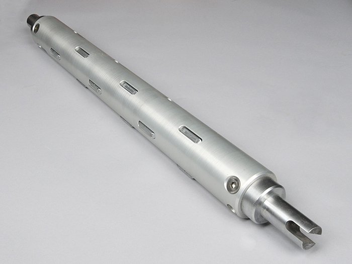 Air-expanded shaft for flexo printing machine