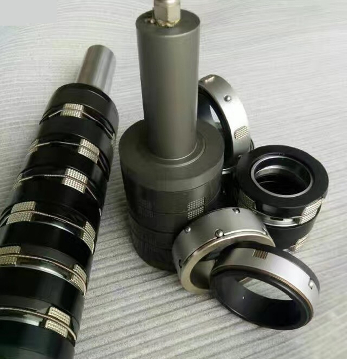 Air-expanded shaft for flexo printing machine