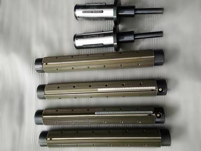 Air-expanded shaft for flexo printing machine